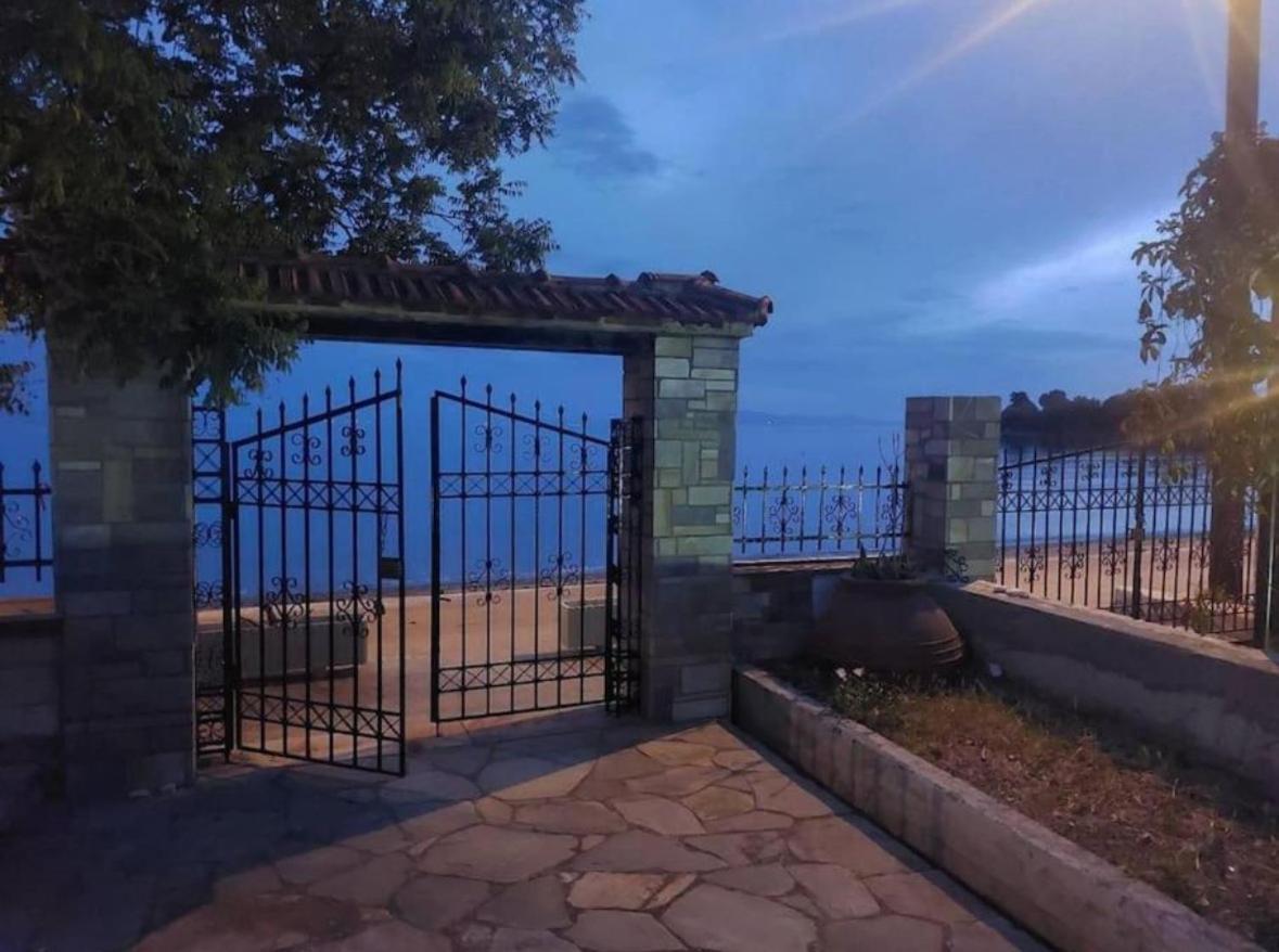 Homico 1 Lefokastro Villa Bagian luar foto